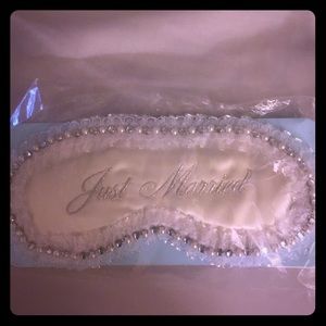*BRAND NEW* Beauty Silk Eye Mask