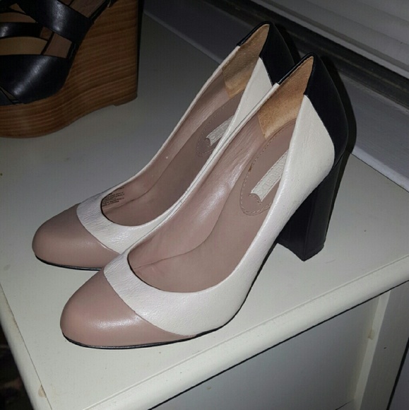 Banana Republic two toned high heels
