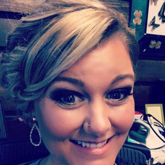 Meet your Posher, Kayla - Picture 1 of 1