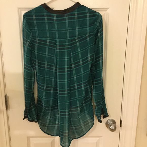 Sheer plaid pattern top - Picture 2 of 2