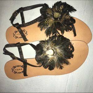 Feather sandals! *NEW* 🎉