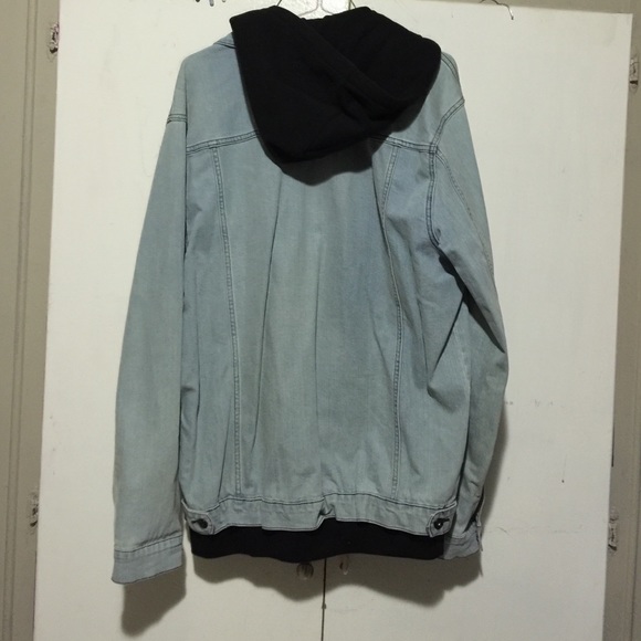 Denim jacket - Picture 2 of 3