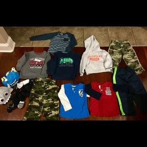 Bundle of boy 3T fall/winter clothes with hats