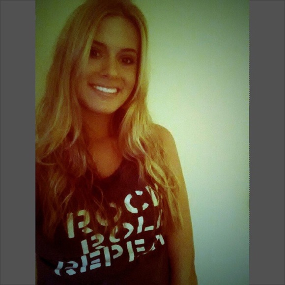 Meet your Posher, Melissa - Picture 3 of 7