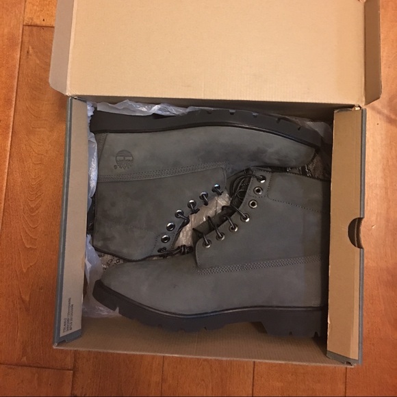 Timberland A111F Men's shoes size 10.5 new