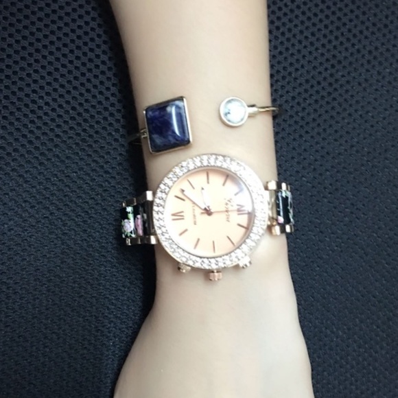 Blue Stone Open Bangle - Picture 4 of 4