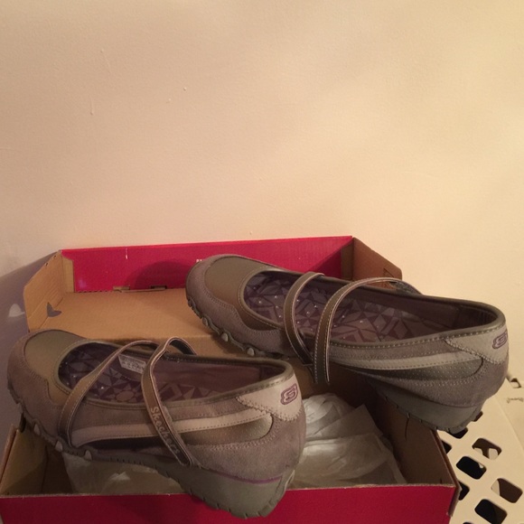 Sketchers shoes