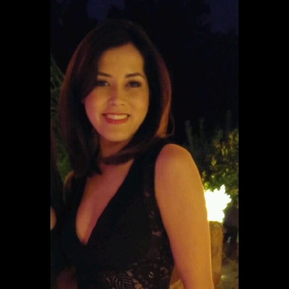 Meet Your Posher, Elaine - Picture 1 of 3