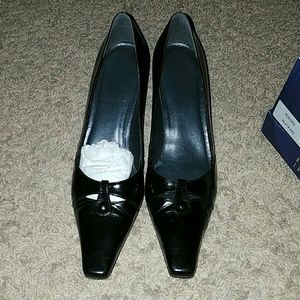 Stuart Weitzman pumps