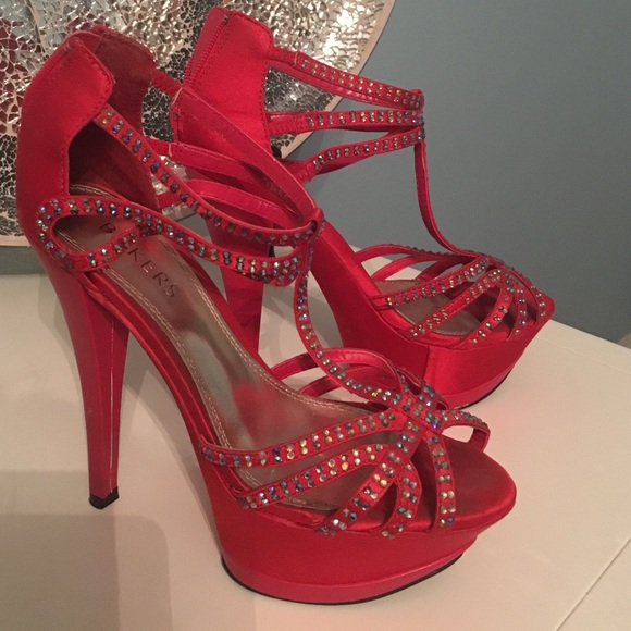 Red Heels - Picture 2 of 2