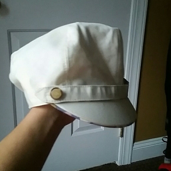 Cream Badgley Mischka hat