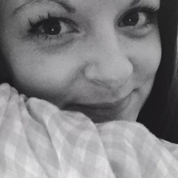 Meet your Posher, Stacey - Picture 1 of 1