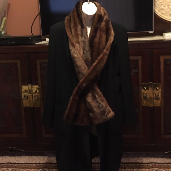 Beautiful faux mink accessory scarf - Picture 3 of 5