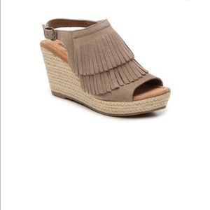 Minnetonka  Amara Wedge Sandal