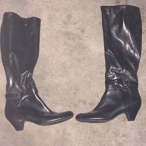 NEVER WORN BLACK KNEE HIGH BOOTS!
