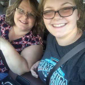 Meet your Posher, Sharon