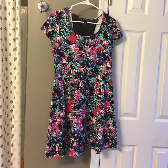 Forever 21 Plus 1X Floral Mesh Back Skater Dress