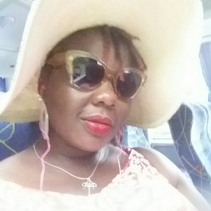 Meet your Posher, Ebony