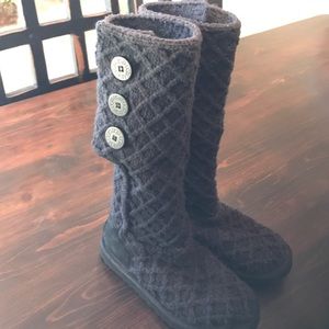 UGG Lattice Cardy in black size 8