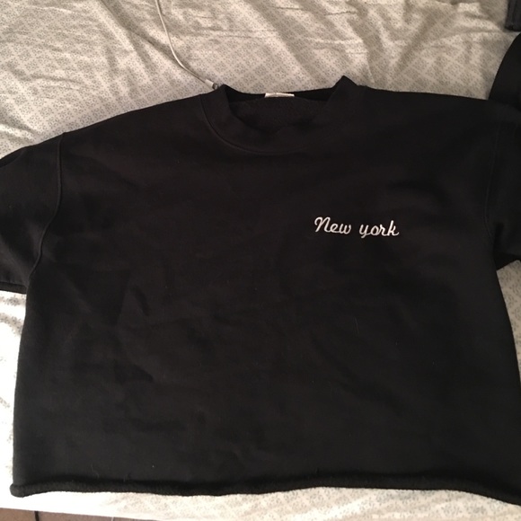 Brandy Melville New York croptop sweater