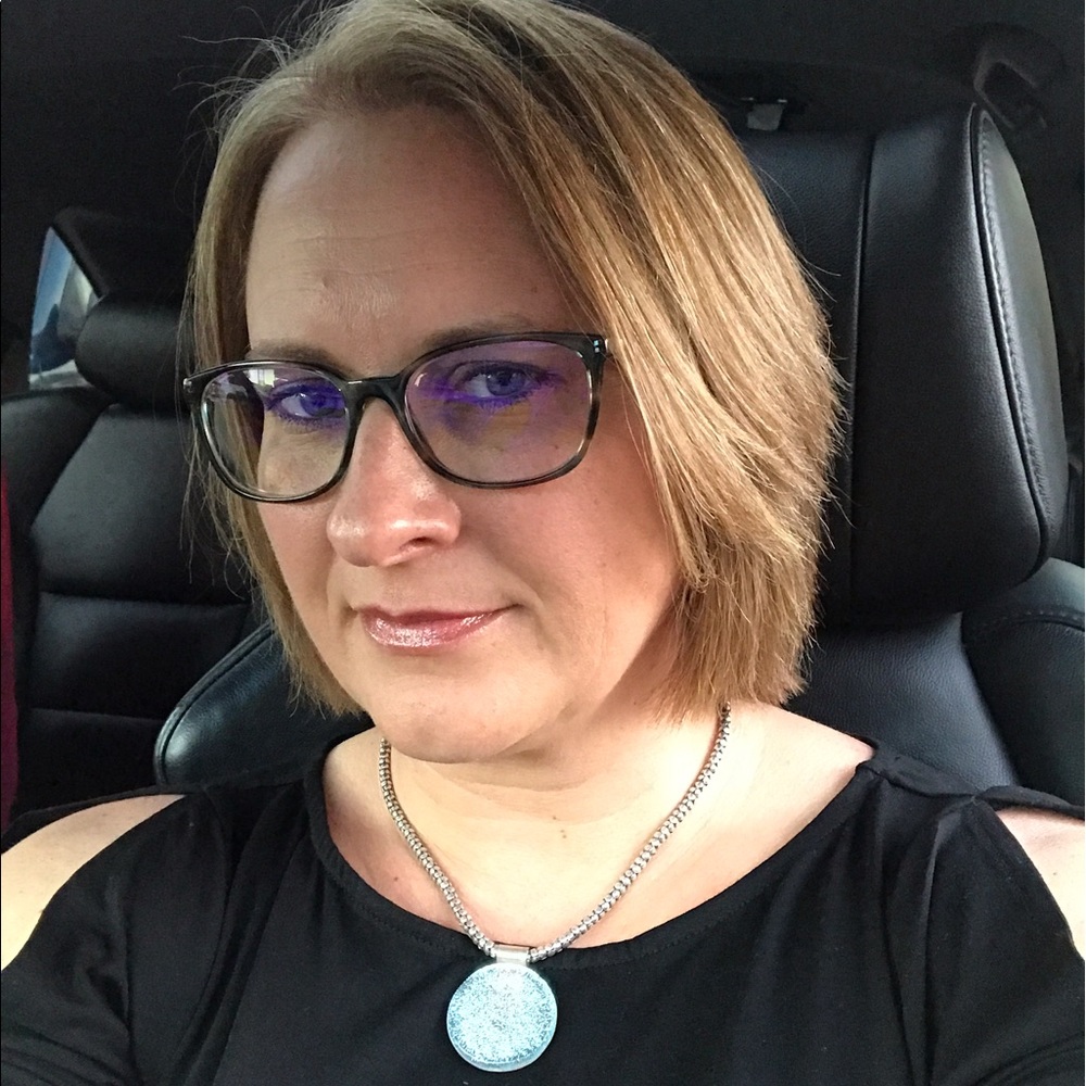 Meet your Posher, Jennifer