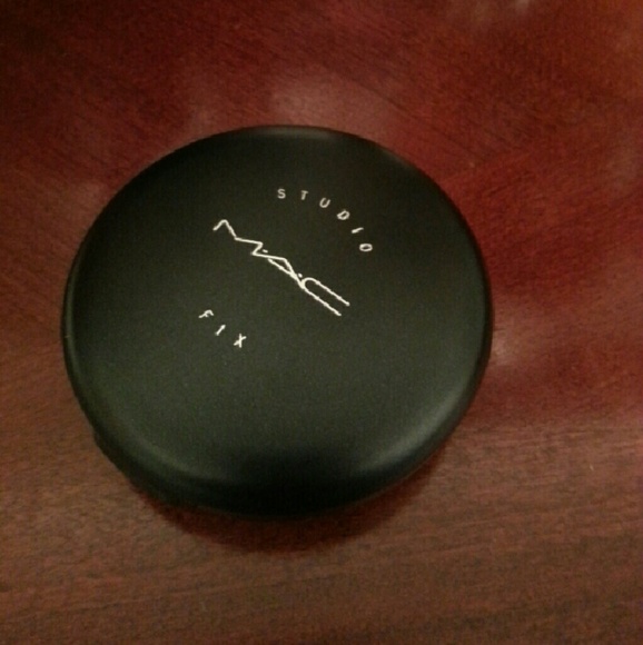 Mac powder foundation