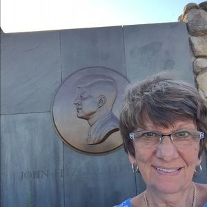 Meet your Posher, Lorraine