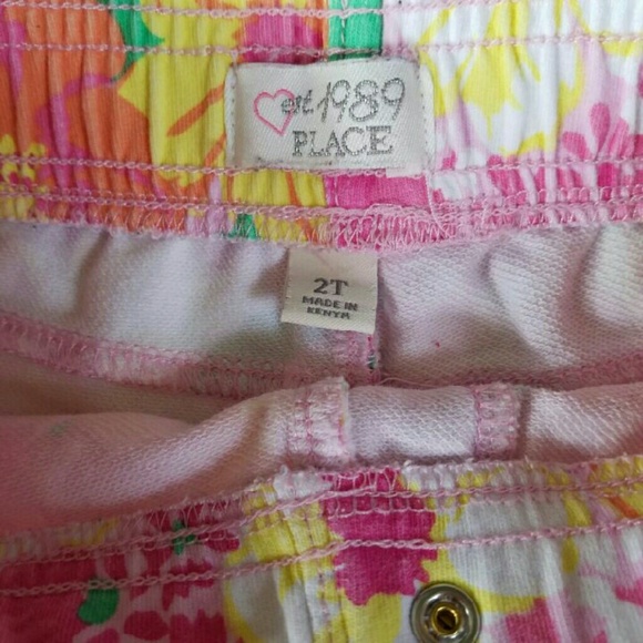 Floral (Large) Print Shorts - Picture 3 of 3