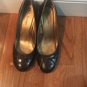 Brown heels, round toe, barely worn