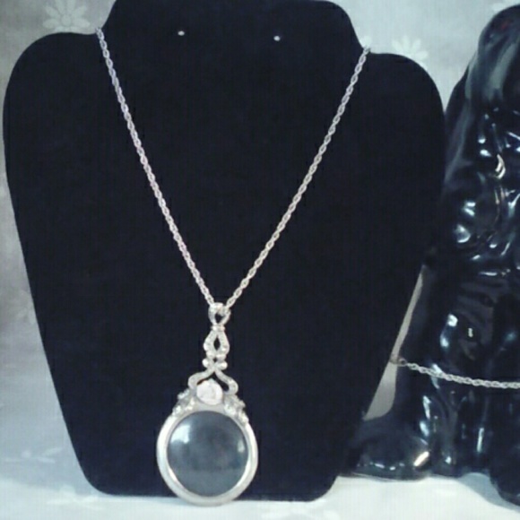 vintage avon magnifying glass necklace