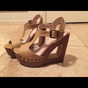 Aldo Nude wedges