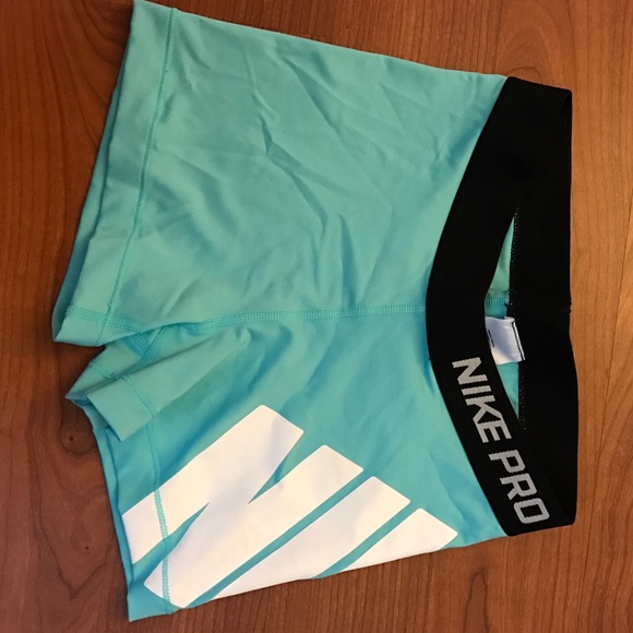 NIKE!! Training shorts