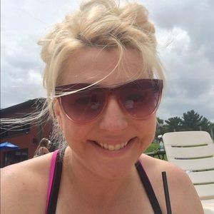 Meet your Posher, Pamela