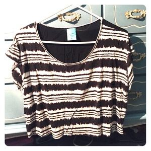 Black and white T-Shirt, slightly cropped