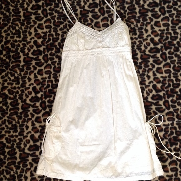 💰 White Billabong dress