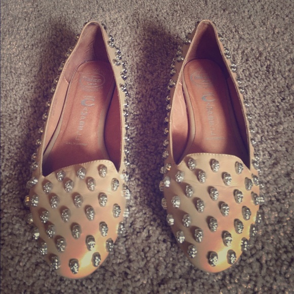 Silver skull studded tan flats size 9