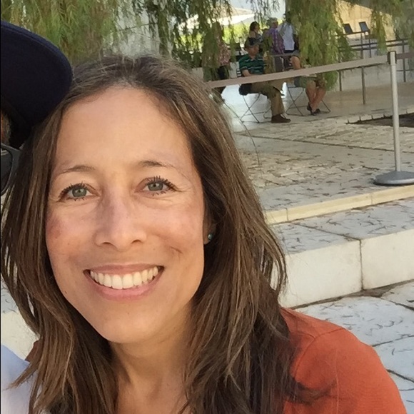 Meet your Posher, Cindy - Picture 1 of 1