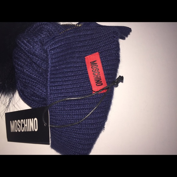 Moschino Navy wool hat with Raccoon fur Pom NWT - Picture 3 of 4