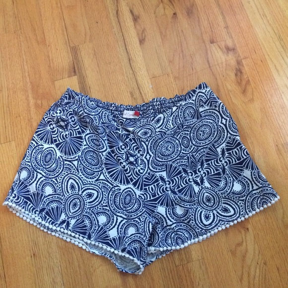 Red Camel (Belk) navy blue and white shorts