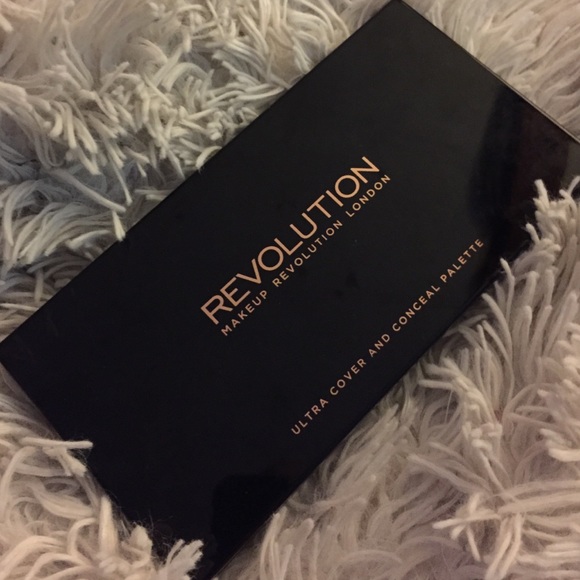 Revolution Makeup Cream Concealer palette