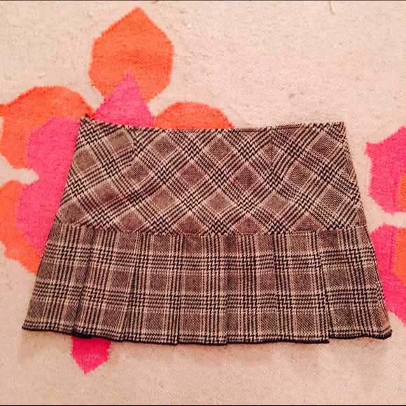 Juicy Couture Plaid Skirt Medium