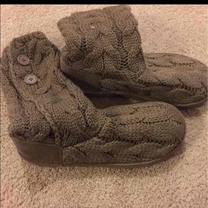 Weekend sale!!  Old navy slippers/knit boots NWT