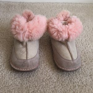 REDUCED Pink baby Uggs in GUC.  Size M (12-18 mo.)