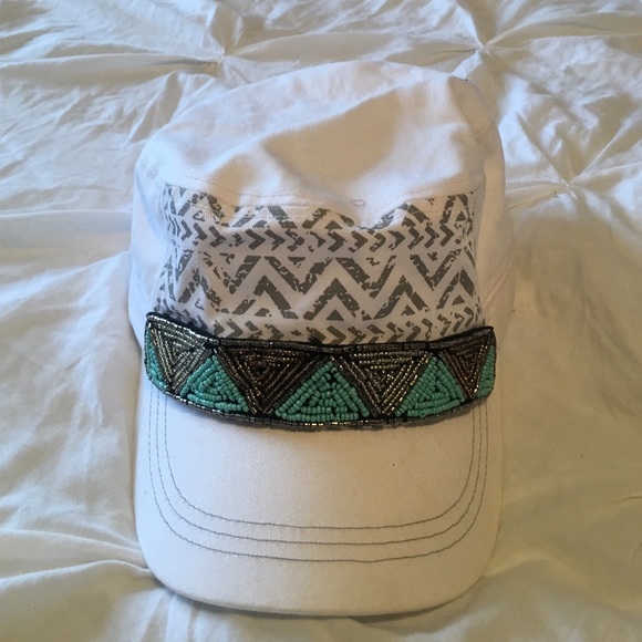 Buckle hat