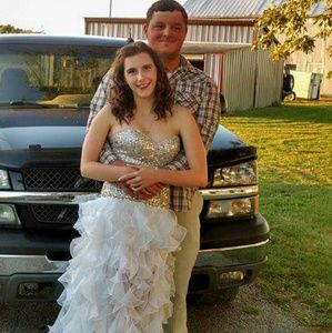 Meet your Posher, Abigail