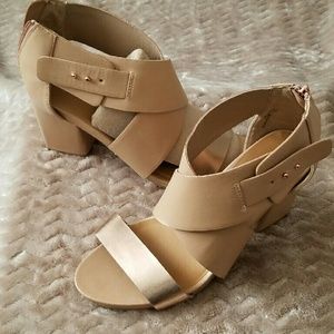 Women's block heel shoes
