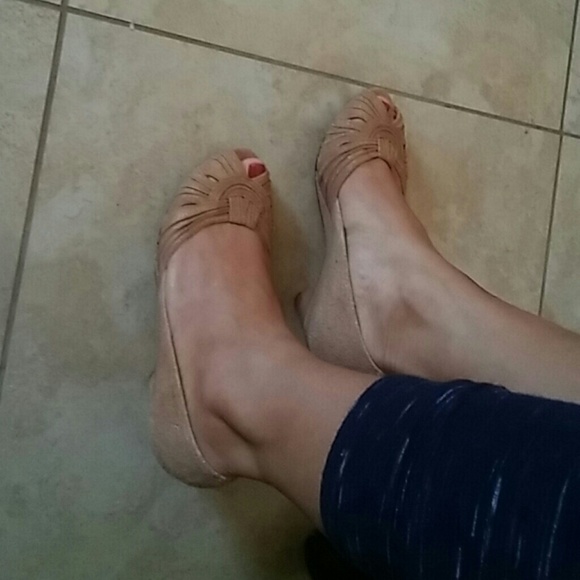 Frye peep toe pump size 8