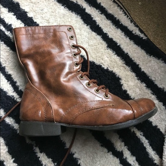 Brown lace up combat boots - Picture 2 of 4