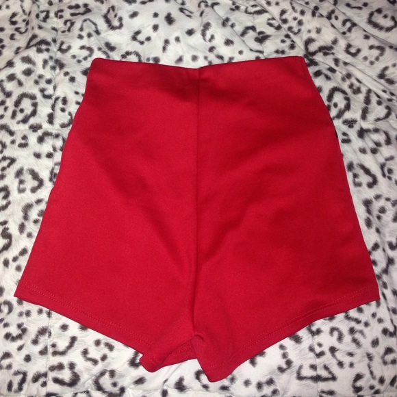 Red high waisted shorts 🚨 - Picture 2 of 3
