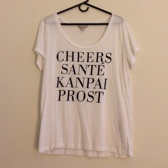 🎃 WEEKEND SALE 🎃 NWOT White CHEERS top